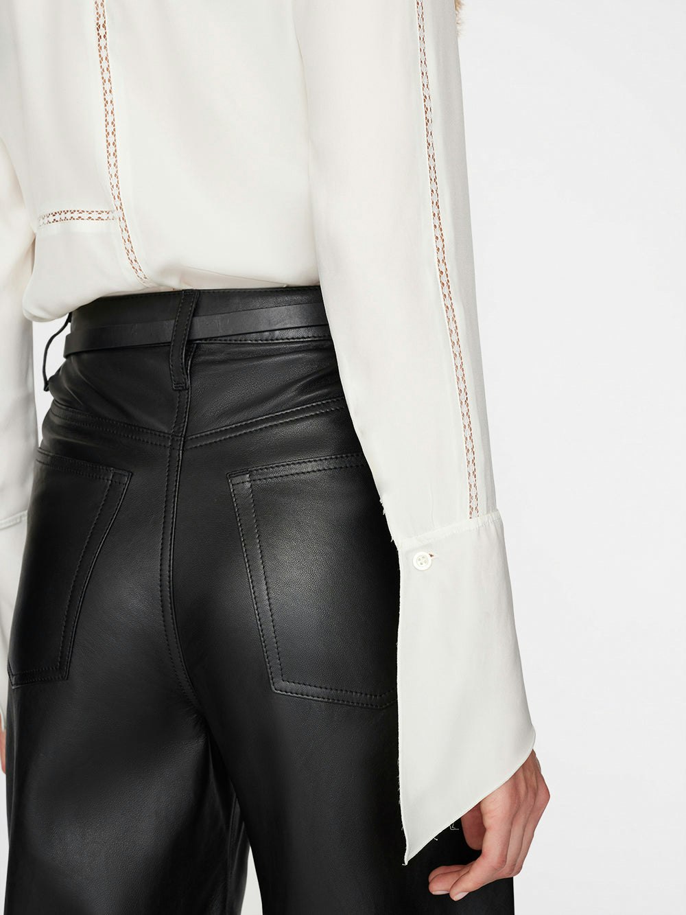 top sleeve detail view alt:fit1